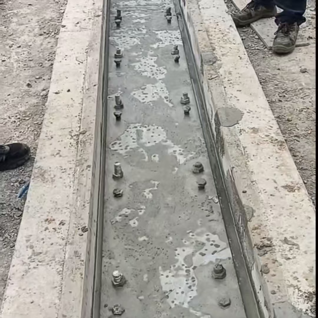 鸡冠环氧树脂轨道胶泥是什么？用在哪里？